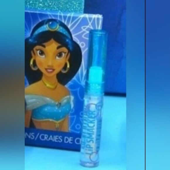 🔥Disney Princess Jasimen Gift Set doll Lipsmackers, crayons NWOT - Picture 7 of 8